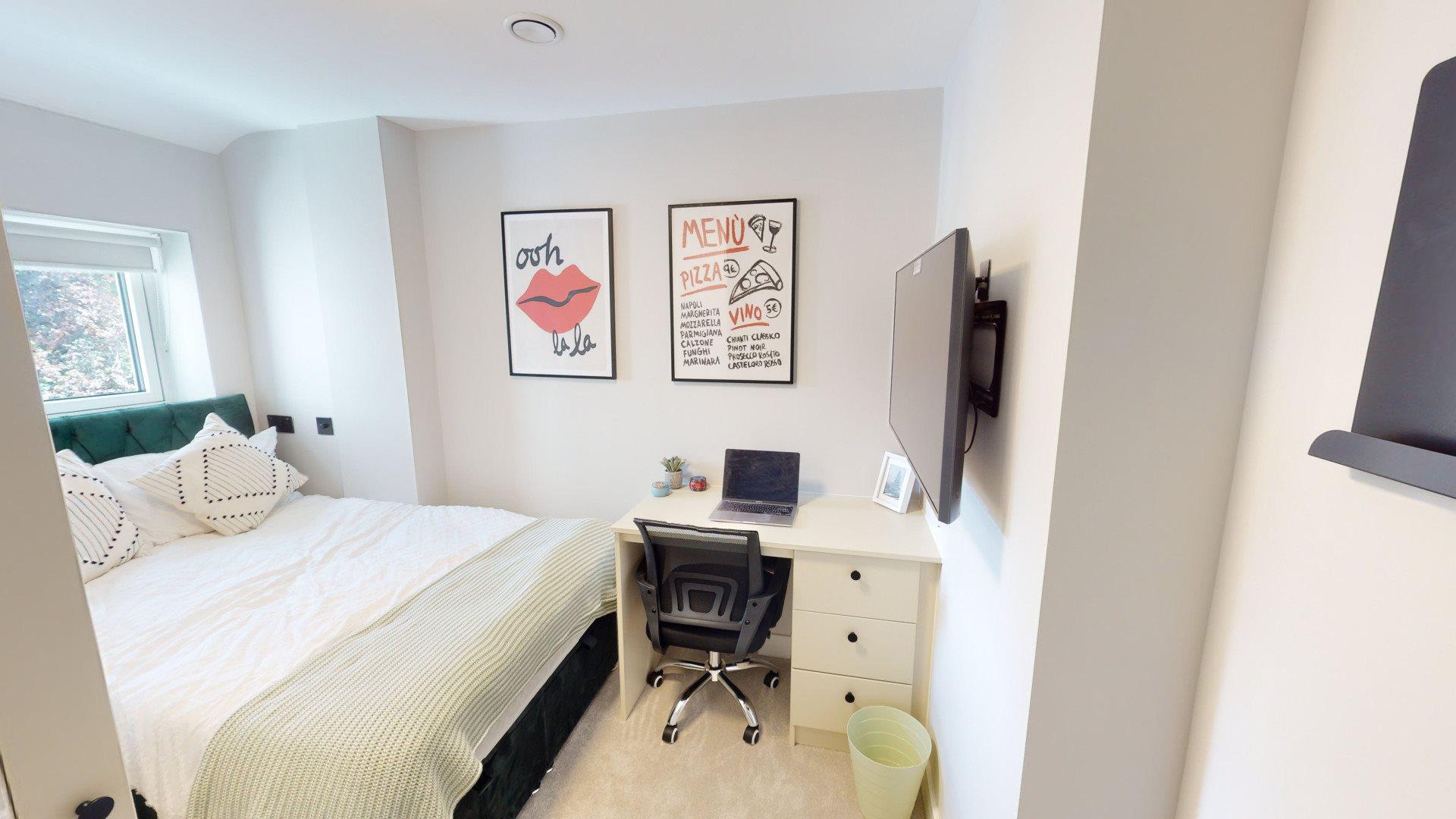 8975358