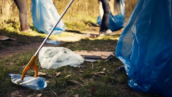 Volunteering Near You: A Student’s Guide to Doing Good, Feeling Great, and Getting Ahead
