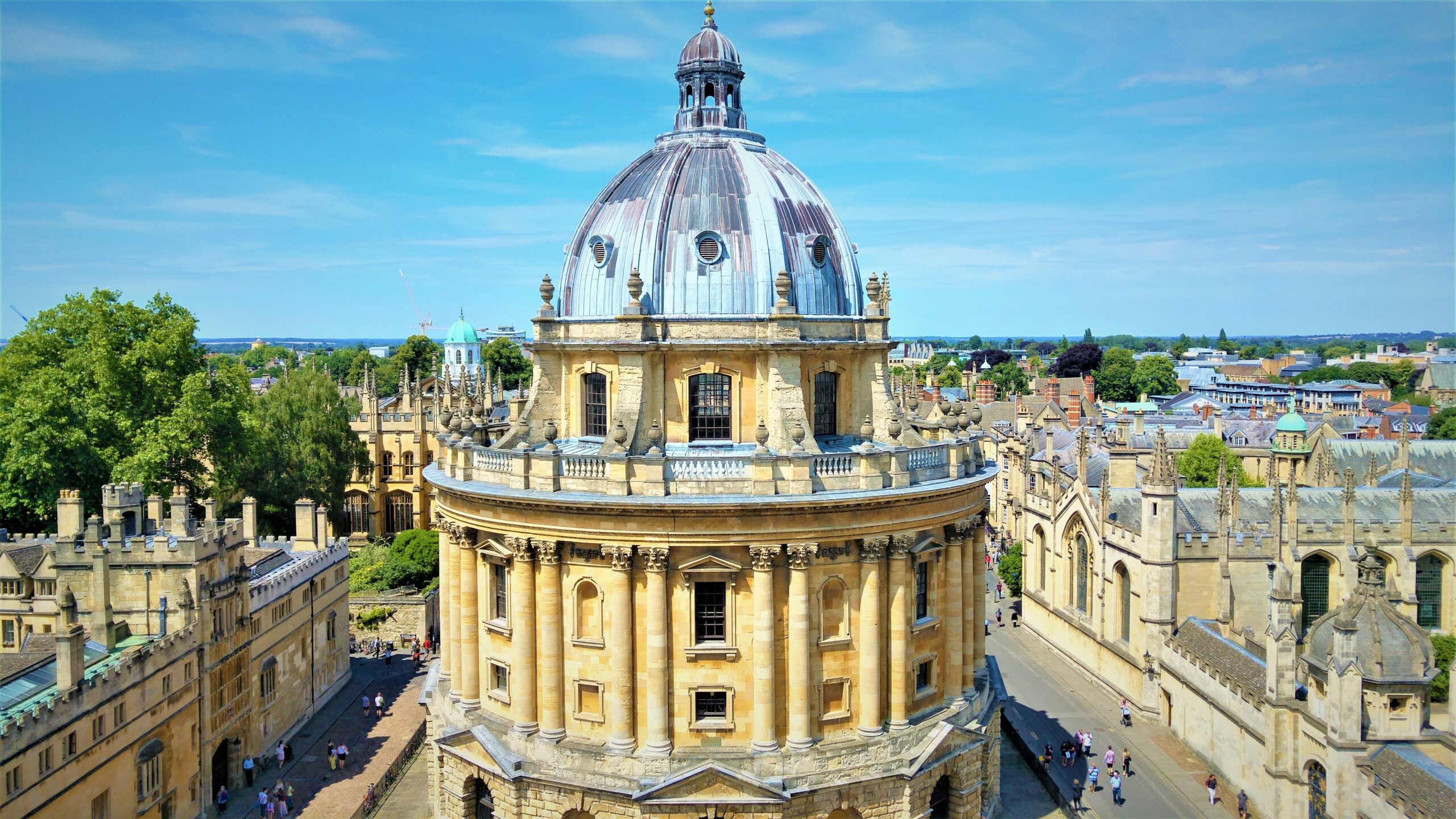 8364783-oxford-3772553-scaled