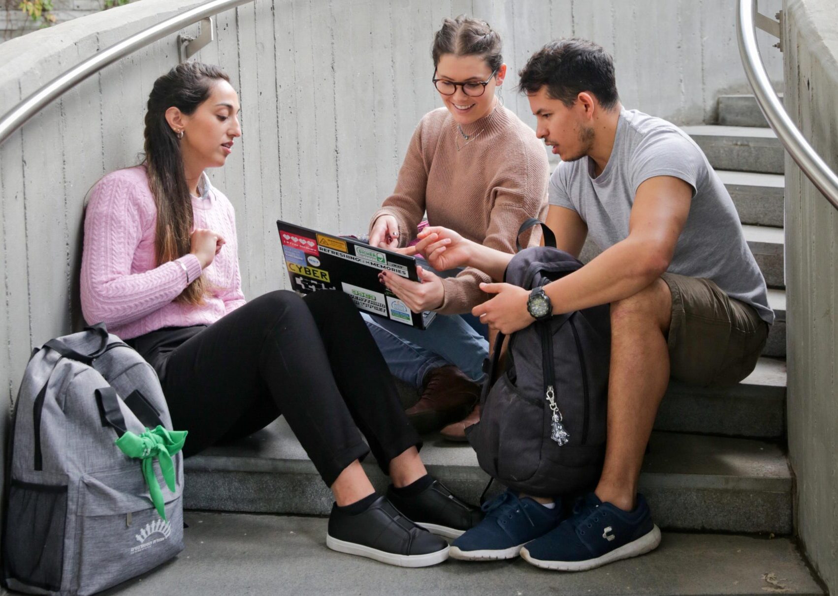 sum2000-students-6078679-scaled-e1787692558228