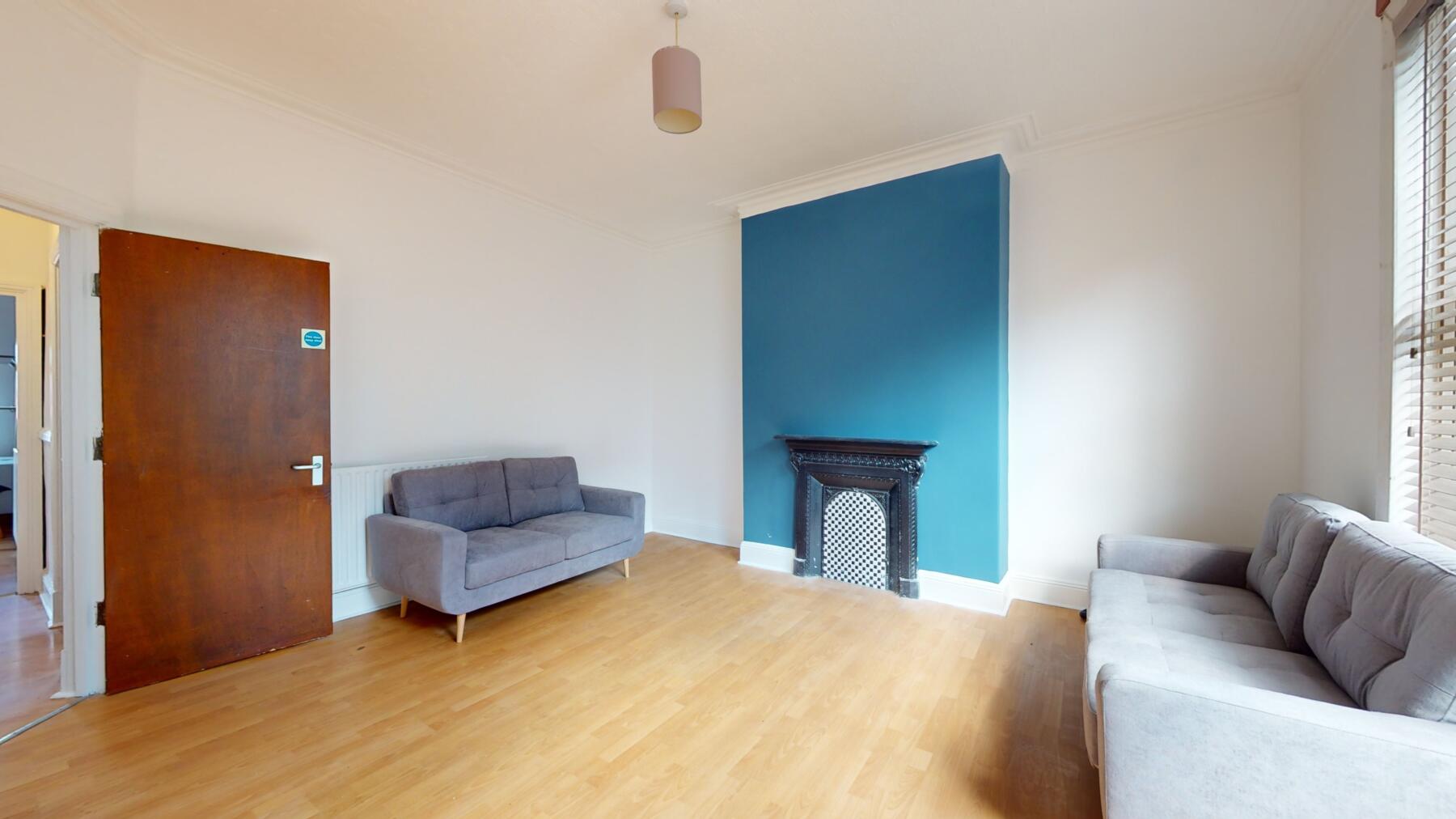 5 beds student accommodation in Leeds · Available from 1st July 2024