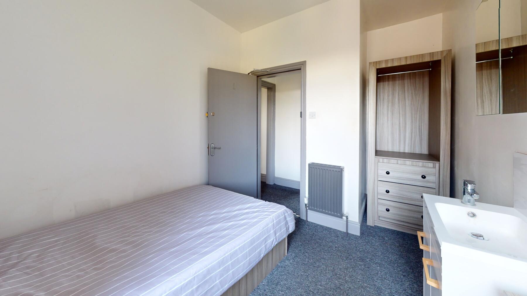 5 beds student accommodation in Hull · Available from 1st September 2024